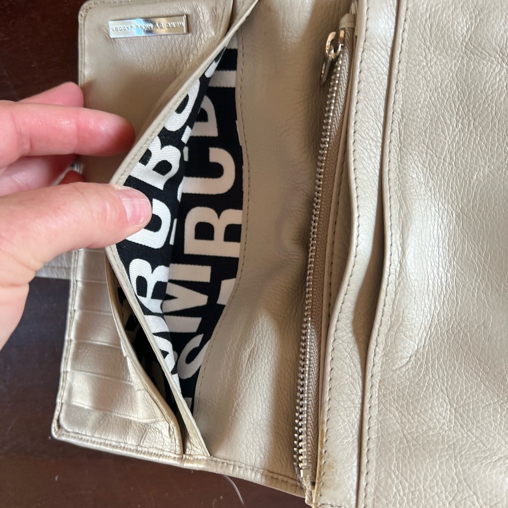 Marc Jacobs Off-White Leather Wallet - Picture 7 of 10